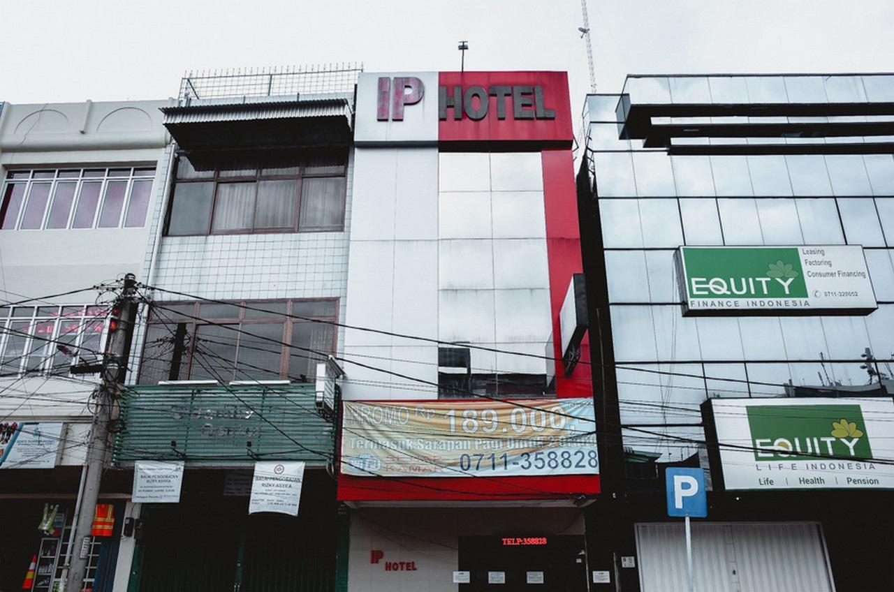 Reddoorz Plus Near Palembang Indah Mall Экстерьер фото