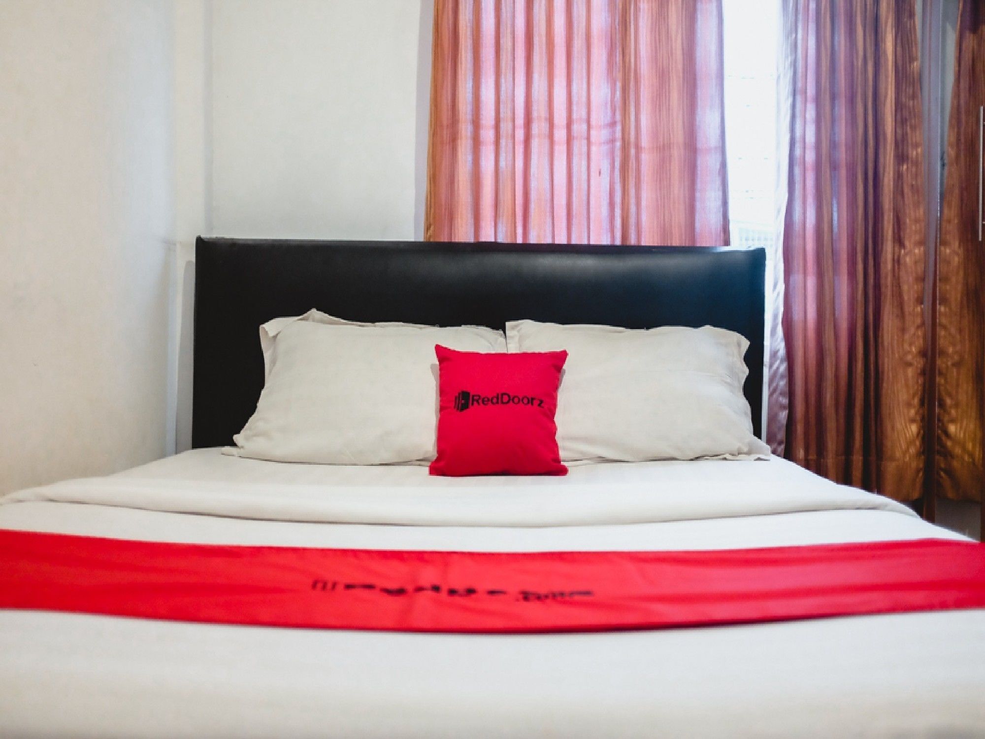 Reddoorz Plus Near Palembang Indah Mall Экстерьер фото