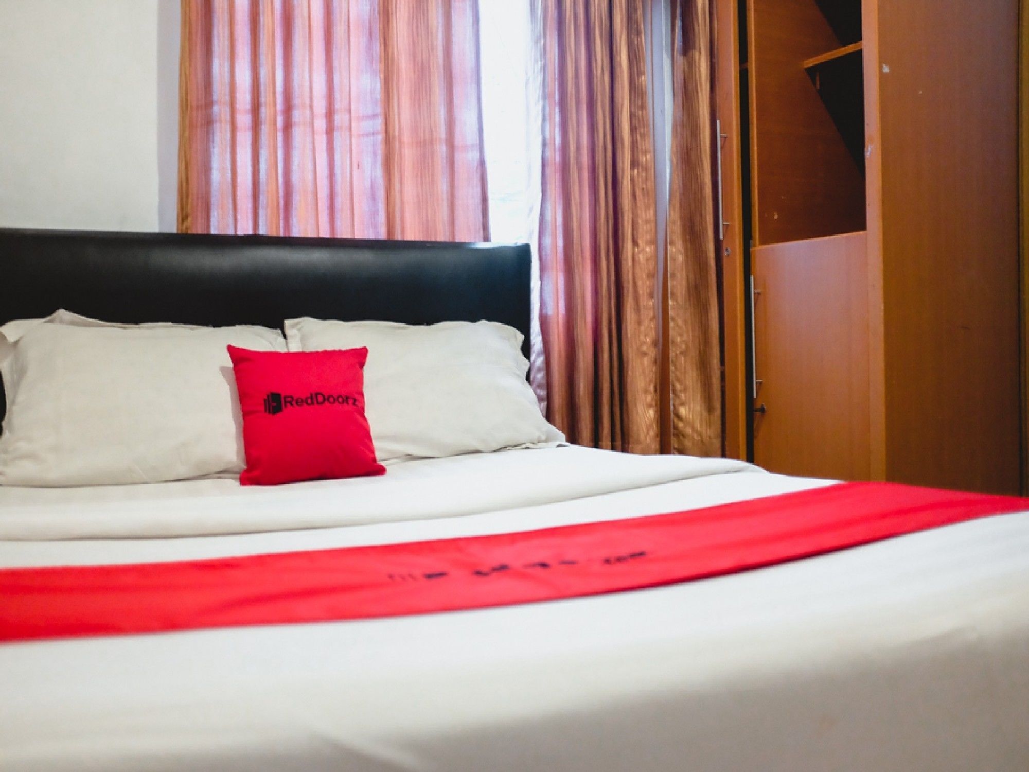 Reddoorz Plus Near Palembang Indah Mall Экстерьер фото
