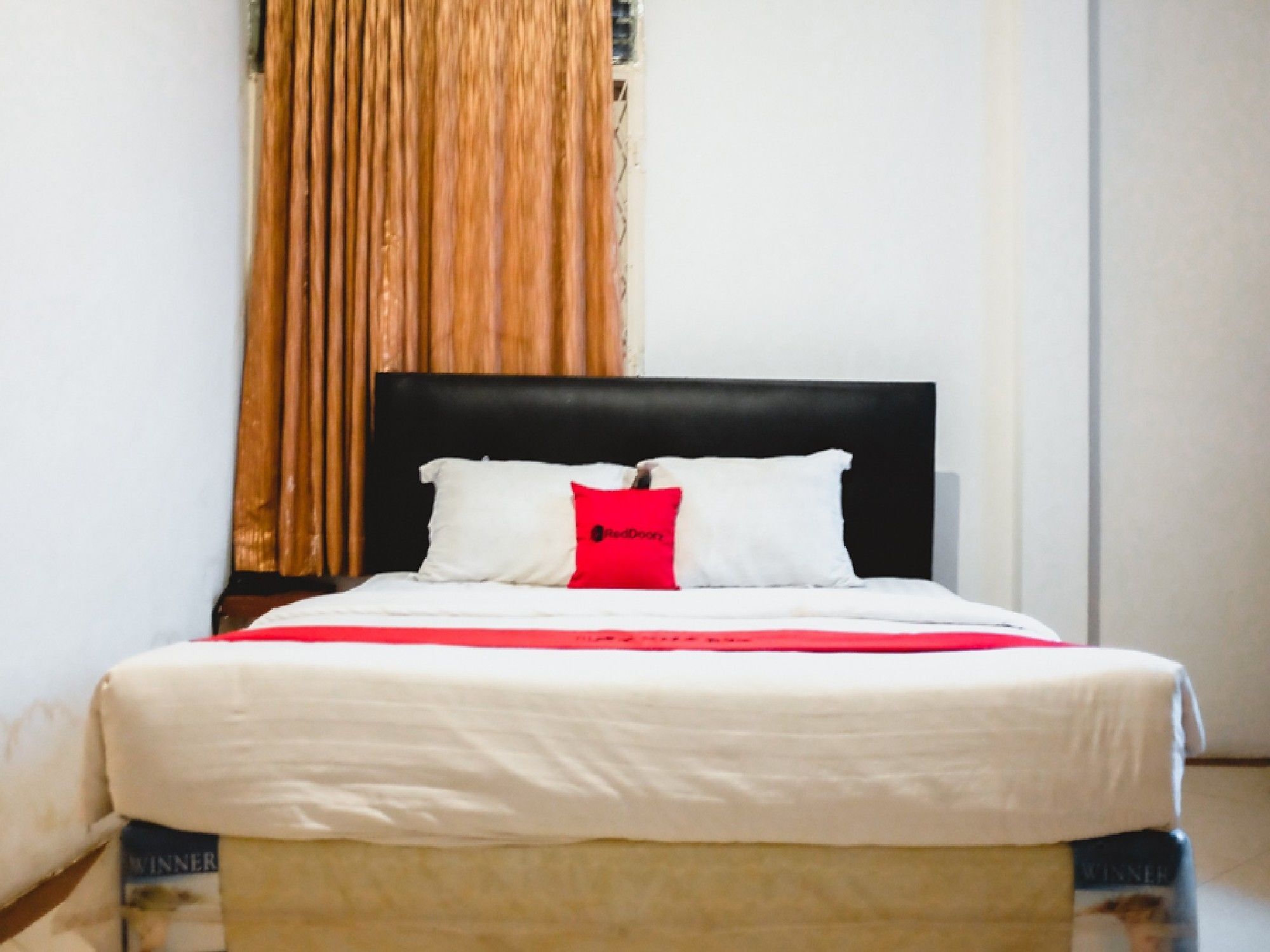 Reddoorz Plus Near Palembang Indah Mall Экстерьер фото