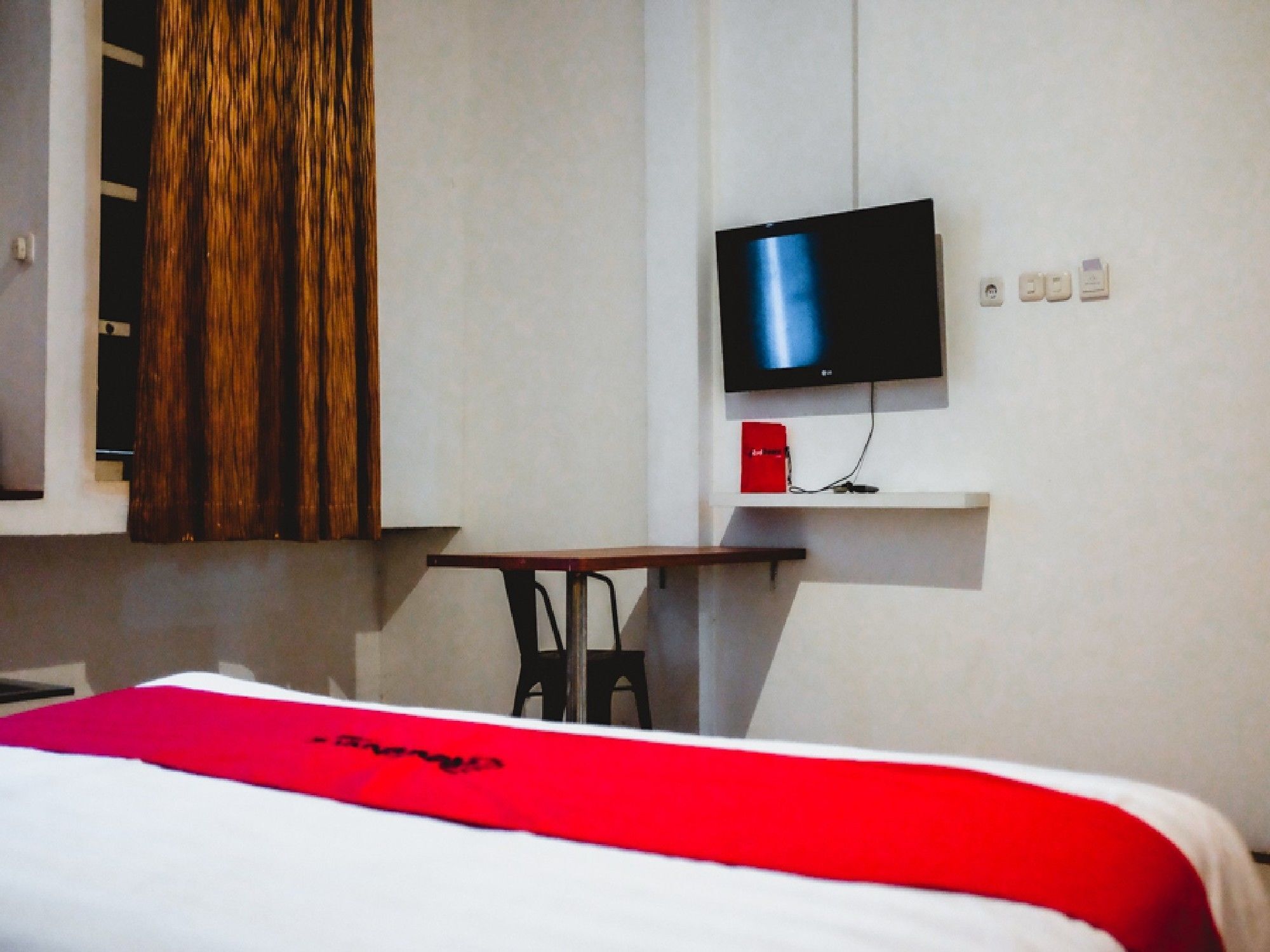 Reddoorz Plus Near Palembang Indah Mall Экстерьер фото